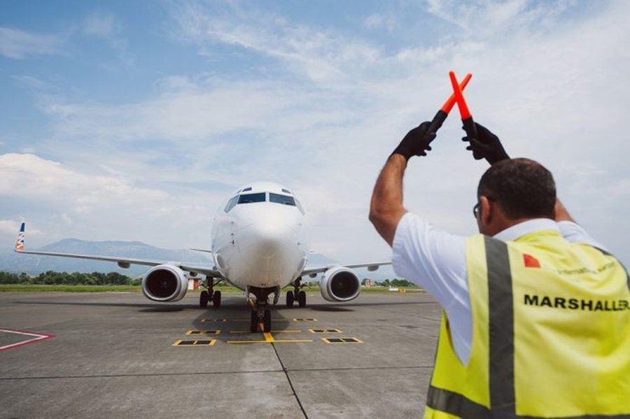 Këto janë dy ditët e javës kur çmimet e biletave të avionëve janë më të ulëta