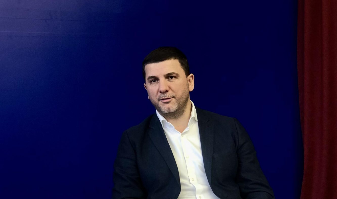 Kryetari i PDK-së Krasniqi konfirmoi pjesëmarrjen në takimin e ftuar nga presidentja Osmani
