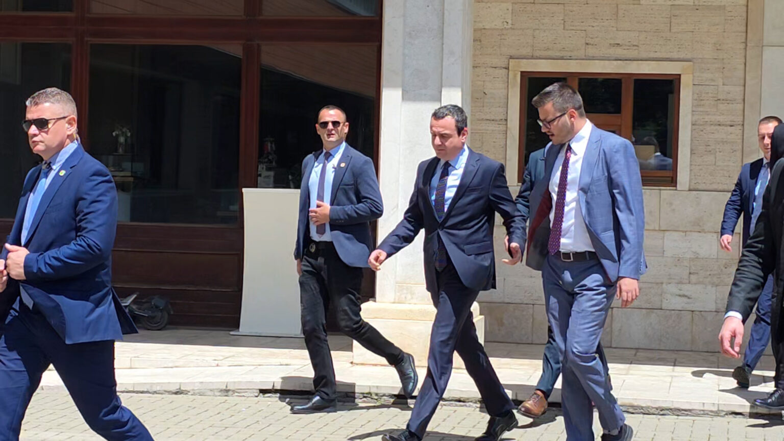 Kurti fton për takim krerët e partive politike, pas vendimit të Kushtetueses