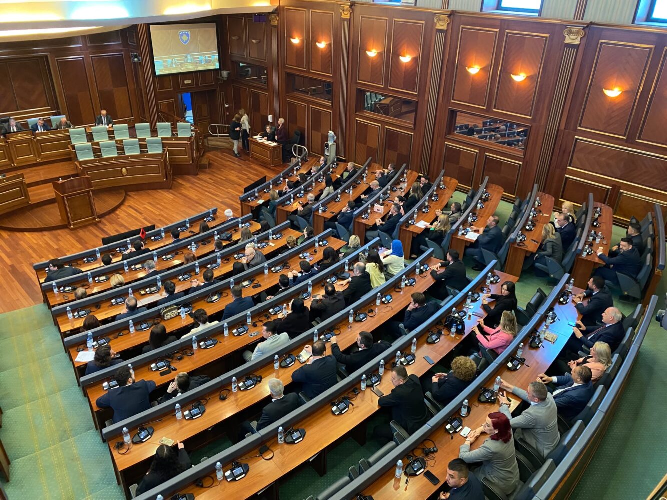 Edhe një dështim i seancës, kryesuesi Dehari ia ndërpren fjalën deputetes Musliu