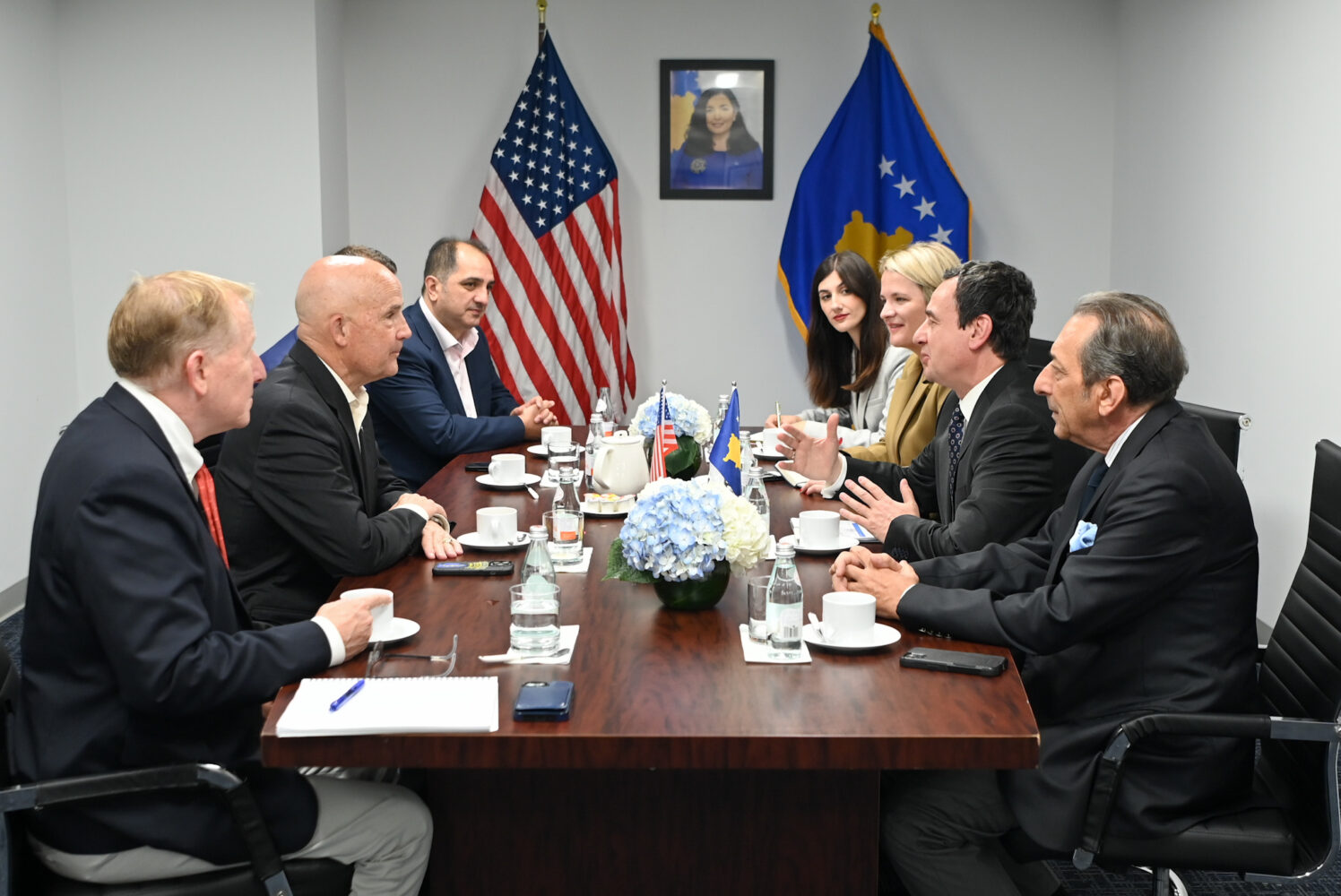 Kurti takon dhjetë kongresistë dhe senatorë në SHBA, thekson mbështetjen dypartiake për Kosovën