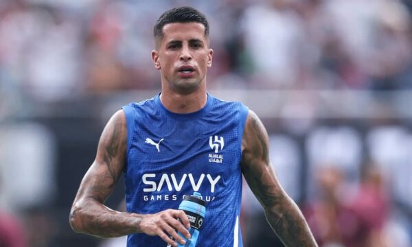 Joao Cancelo shprehet i gatshëm për ta pritur Barçën