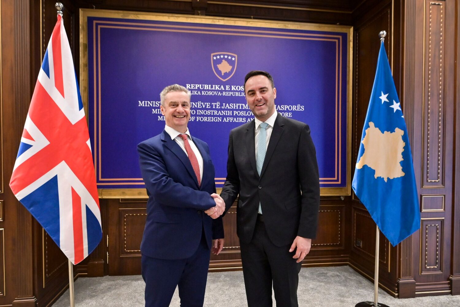 Konjufca pret në takim Hargreaves, konstatojnë se koordinimi në politikën e jashtme e siguri është i nevojshëm