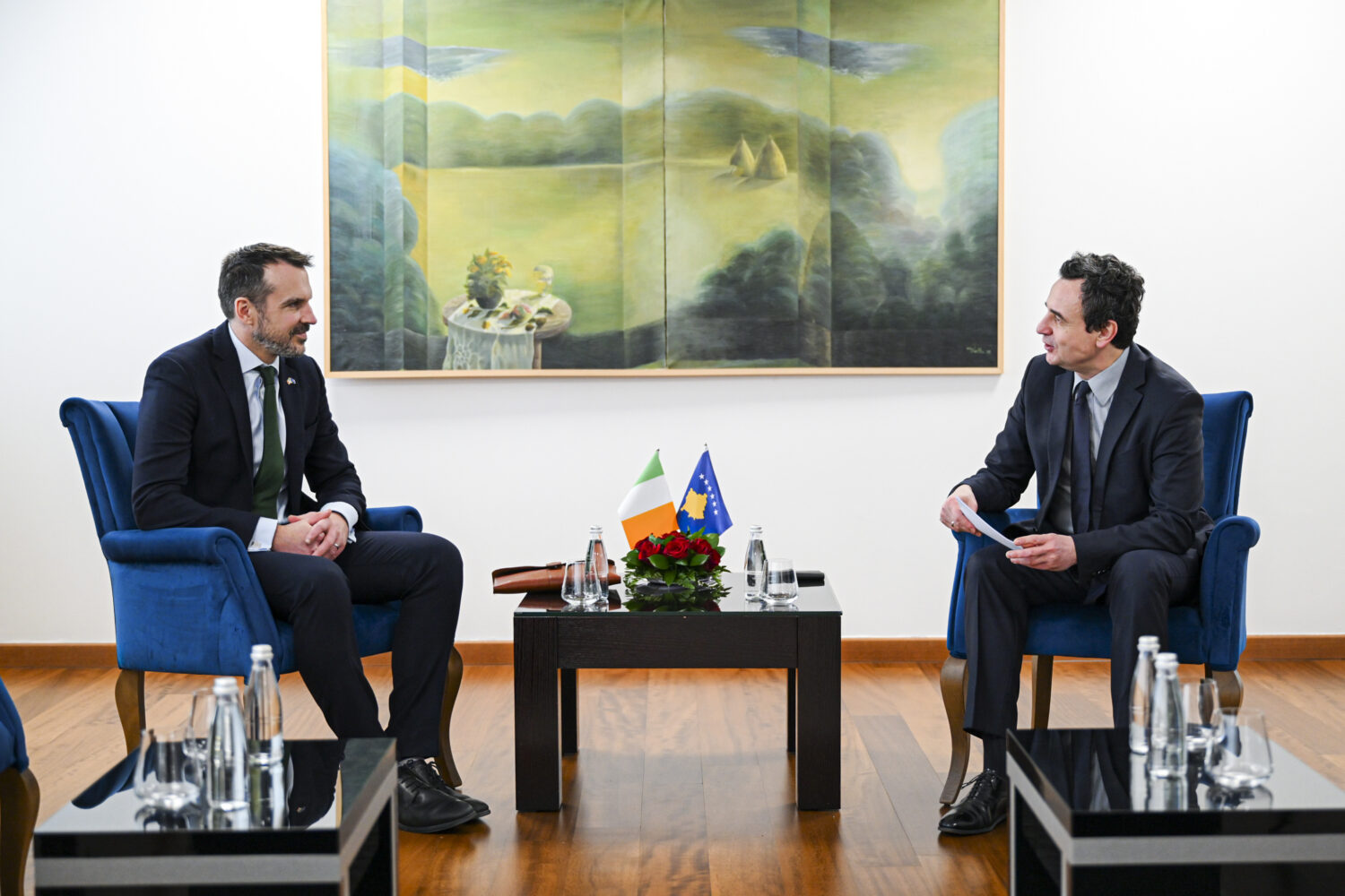 Kryeministri Kurti priti në takim ambasadorin e Irlandës për Kosovën, Almqvist