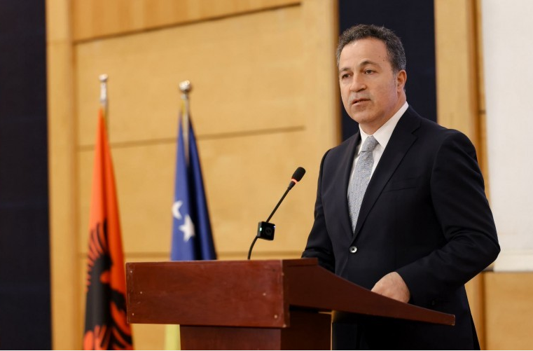 Kryetari i Kuvendit të Shqipërisë zhvillon vizitë në Kosovë