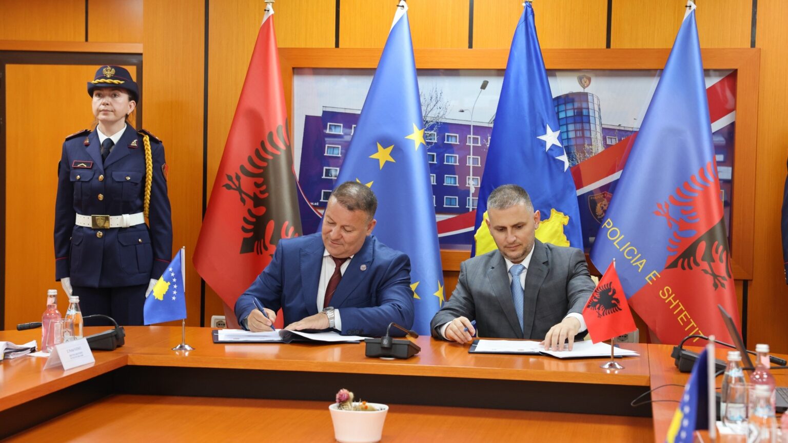 Thellohet bashkëpunimi i Policisë së Kosovës me atë të Shqipërisë, nënshkruhet një marrëveshje e rëndësishme