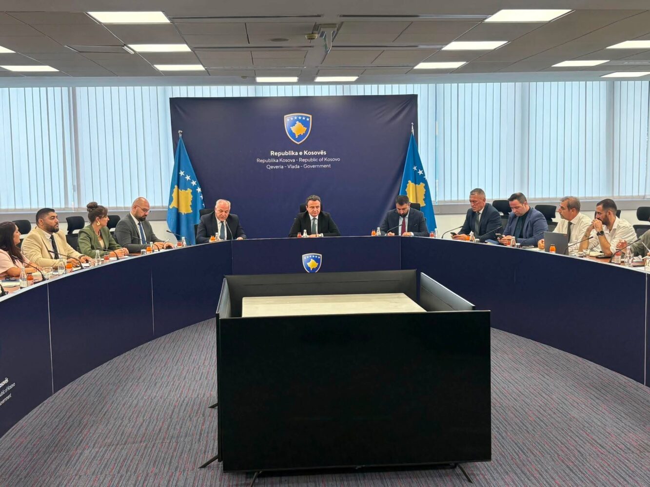 Qeveria kërkon forcimin e bashkëpunimit me komunat për mbrojtjen e të drejtave të komuniteteve